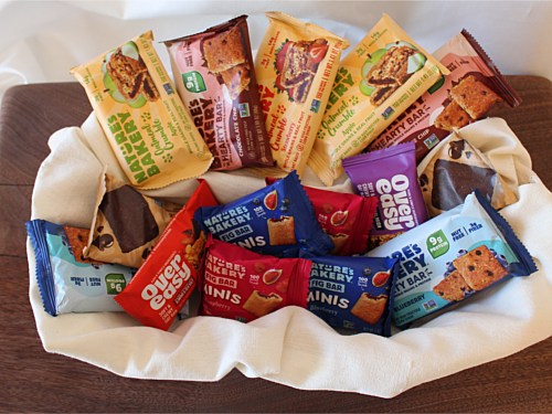 3423 - Selection of granola, hearty bars, fig bars and breakfast bars